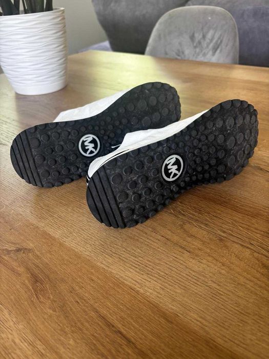 Buty sportowe damskie
