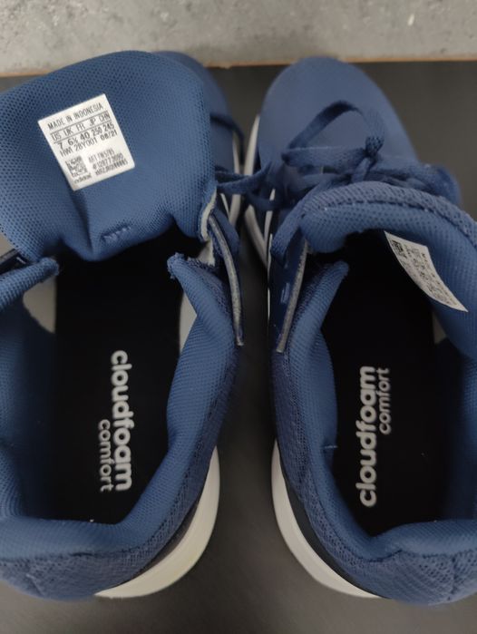 Кросівки Adidas  40 розмір