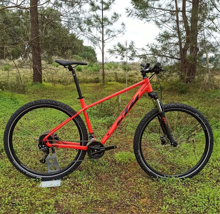 Bicicleta Ktm, muito poucos kms. Dou retoma por uma engwe. Obrigado