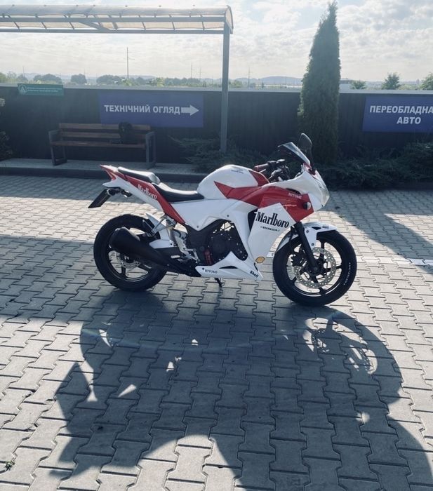 Honda CBR 250R Marlboro