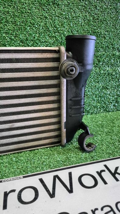 Intercooler Audi A4 B6 B7 8E 1.8T 2.0 TFSI 1.9 TDI 2.0 TDI Ref. 8E0145805R Original em excelente estado