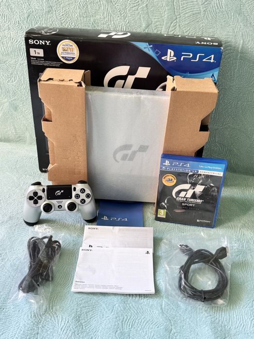 PlayStation 4 Slim 1TB Gran Turismo Limited Edition — як нова