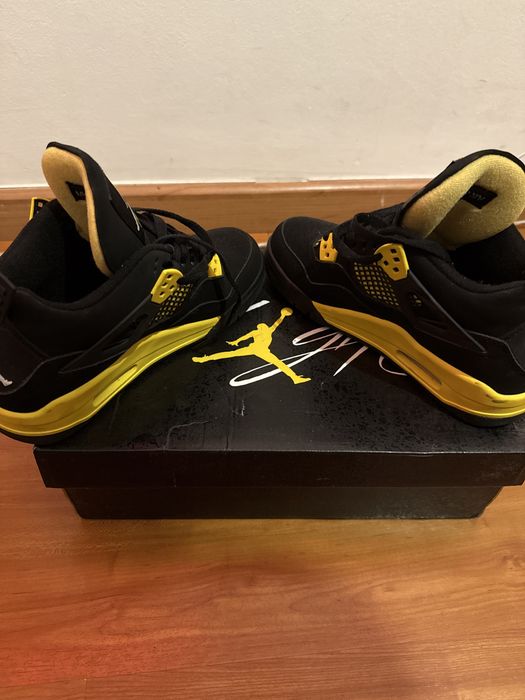 Air Jordan 4 Retro
