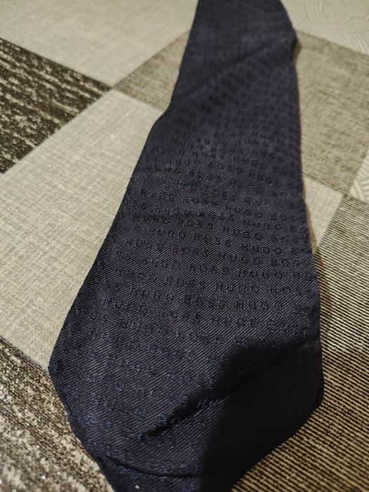 Шёлковый галстук Hugo BOSS made in Italy ОРИГИНАЛ!!!