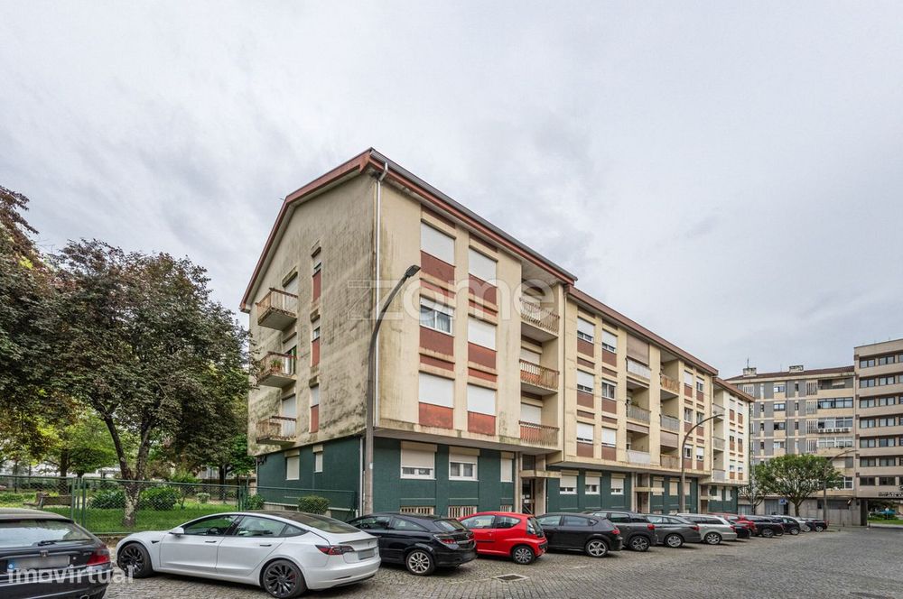 Commercial space for rent — Rua de Diu, Braga