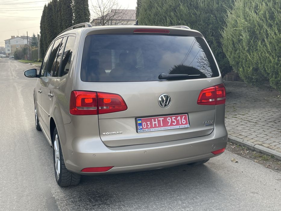 Фольксваген Тоуран 2014 р. 2.0 АВТОМАТ