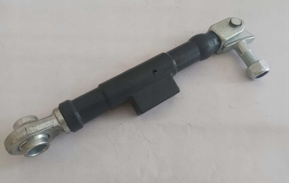 Stabilizator Cięgno boczne podnośnika Massey Ferguson 3050,6140 ORYGIN