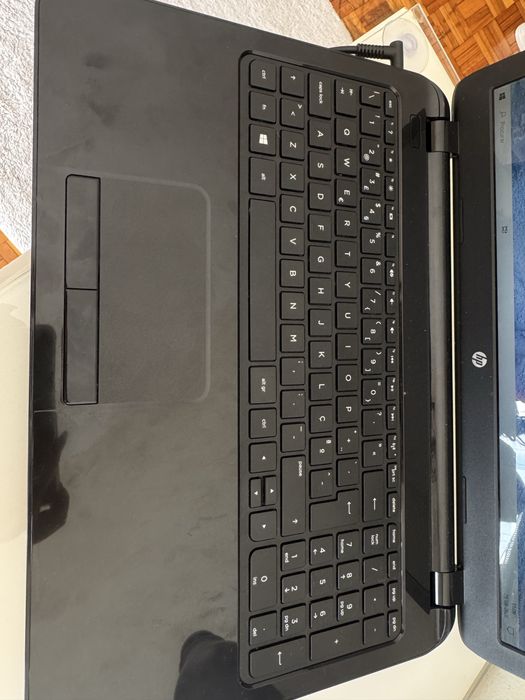 Computador HP preto