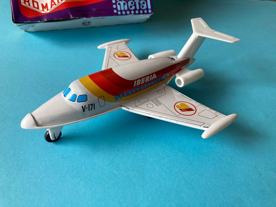 Avião Iberia em lata e plástico Novo em caixa Anos 80