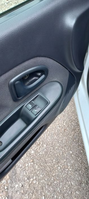 Vendo ou troco Clio 2 Lugares