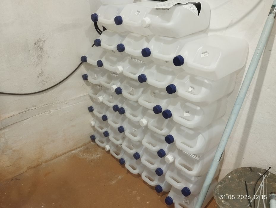 Bańka, zbiornik,butelka,kanister pojemność 5l puste.