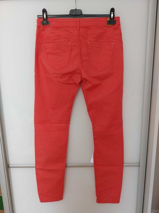 Spodnie Stradivarius roz. 40 / L