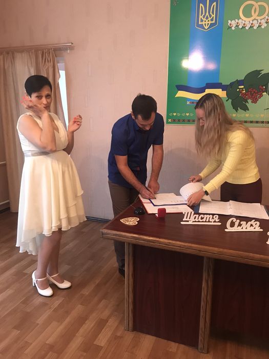 Випускне, вечірне. нарядне плаття. сукня. коктельне. випускне.літьне