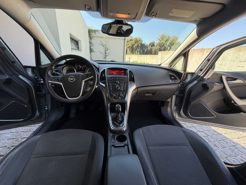 Opel Astra Sports Tourer Cosmo 1.7 Cdti 125 cv, 2011,  161.000 km.