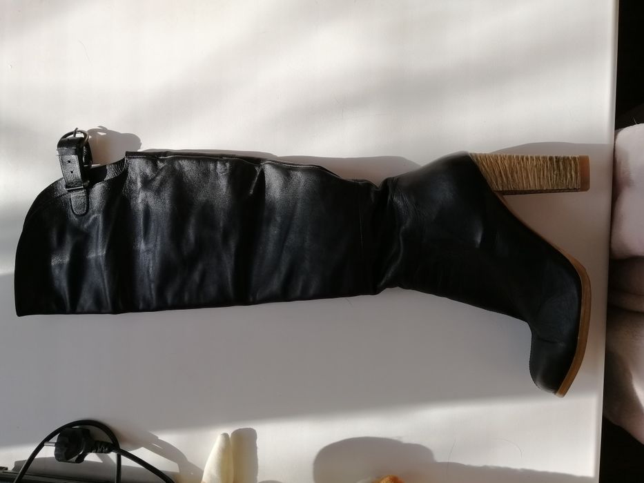 кожаные сапоги ботфорты (внизу утеплённые) хорошего качества