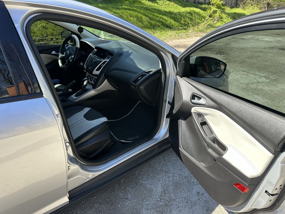Продам власний автомобіль форд фокус