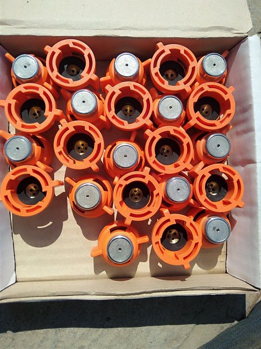 Розпилювач відцентровий Росса оранжевий.