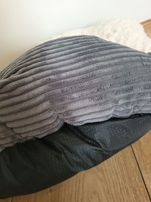 Legowisko dla psa lub kota Zooplus Exclusive Cozy Cord