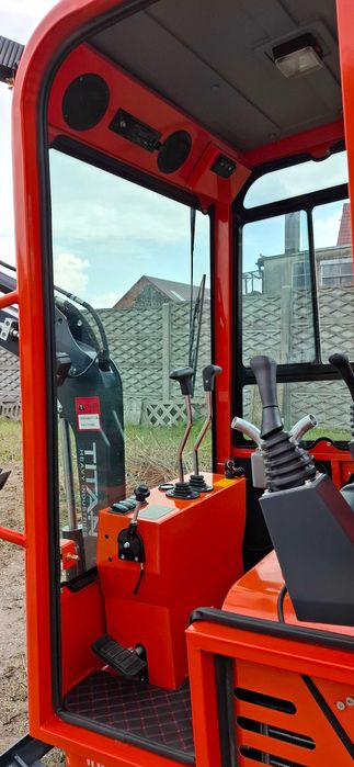 NOWA minikoparka TITAN TL 10 E TITAN Heavy Industries LTD. od RĘKI
