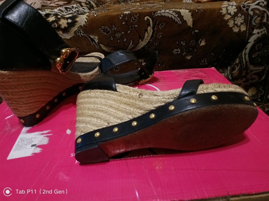 Женские босоножки Александр маккьюин