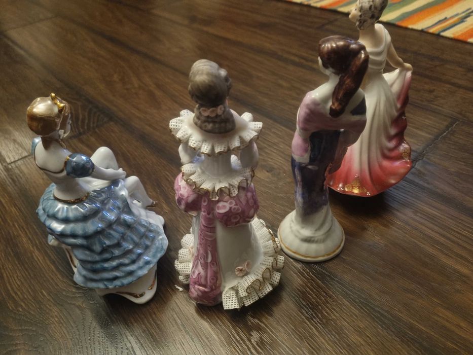Kolekcja porcelanowych figurek