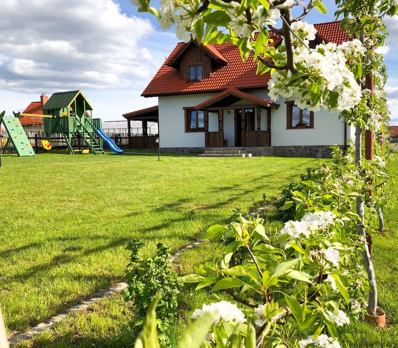 Apartamenty nad jeziorem z prywatną plażą