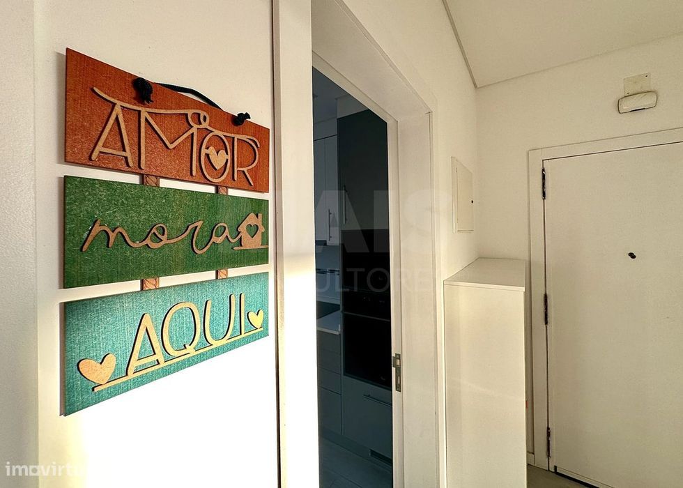 T2 Totalmente Renovado com varanda, arrecadação e ACs em Trajouce,...