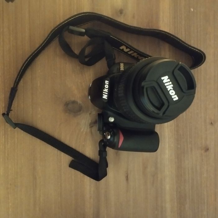 Máquina fotográfica Nikon D3100