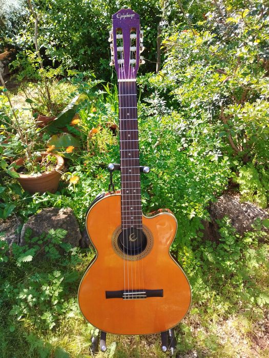 EPIPHONE Chet Atkins Nylon-String Solid Body Guitar / Guitarra