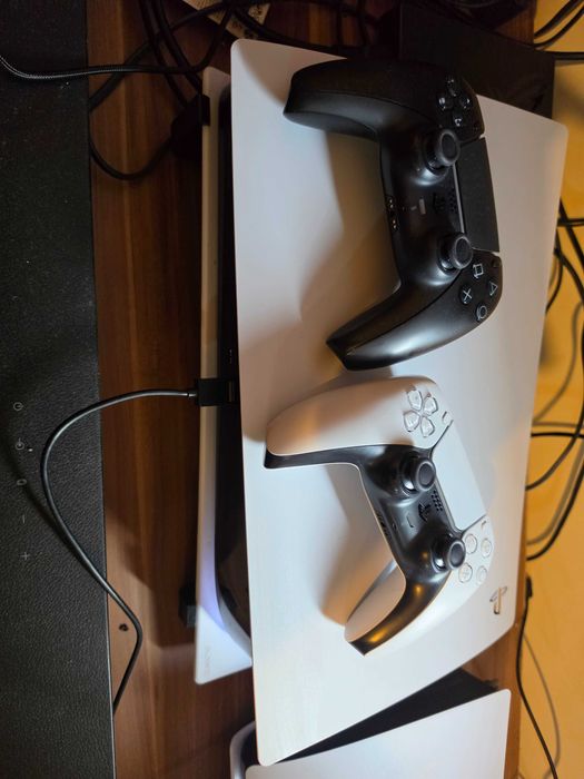 PlayStation 5 (Z Napędem) | Model 2024 | 2 Pady | Oryginalny Karton!