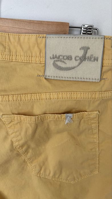 Яскраві шорти бермуди  Jacob Cohen