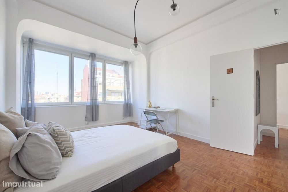 Quarto - localizado em Entrecampos Lisbon