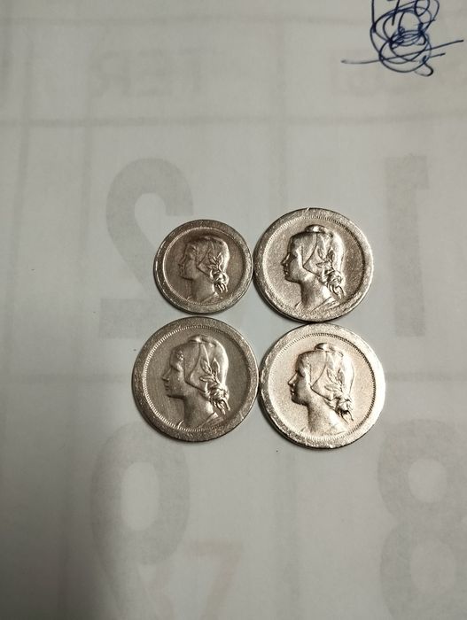 1 moeda de 10 centavos de 1921 e 2 de 20 centavos 1921 uma de p.aberto