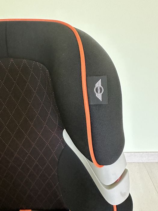 Автокрісло дитяче mini cooper