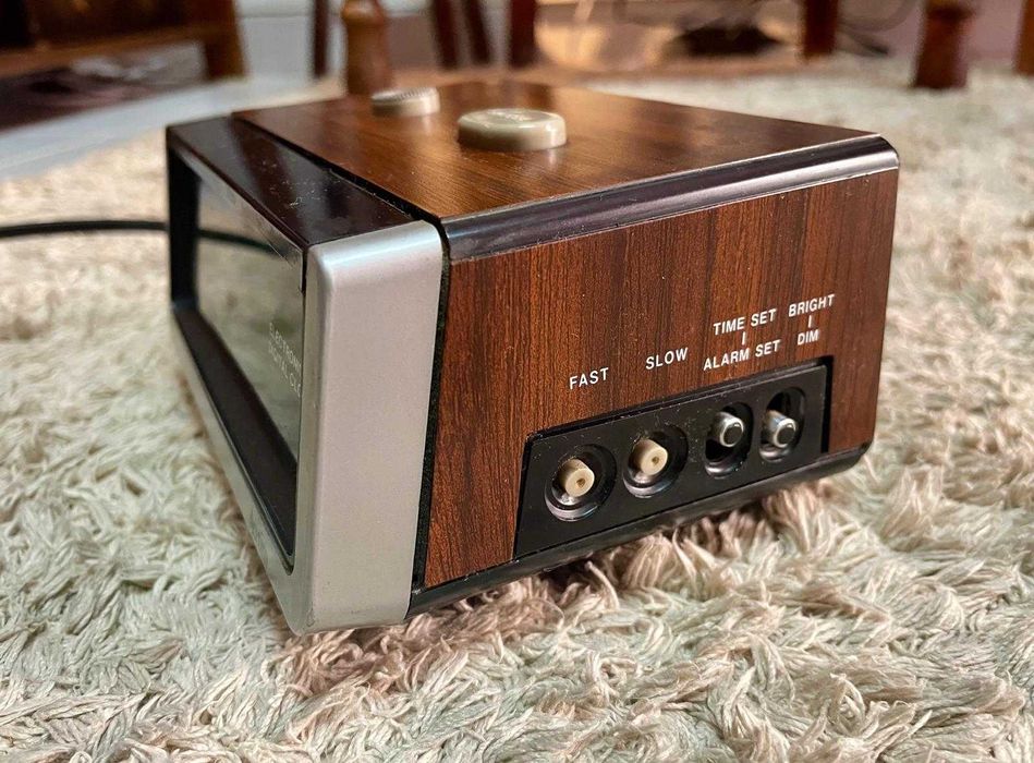 Despertadores e relógios vintage elétricos