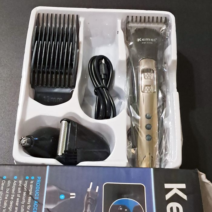 Maquina de cortar cabelo kemei