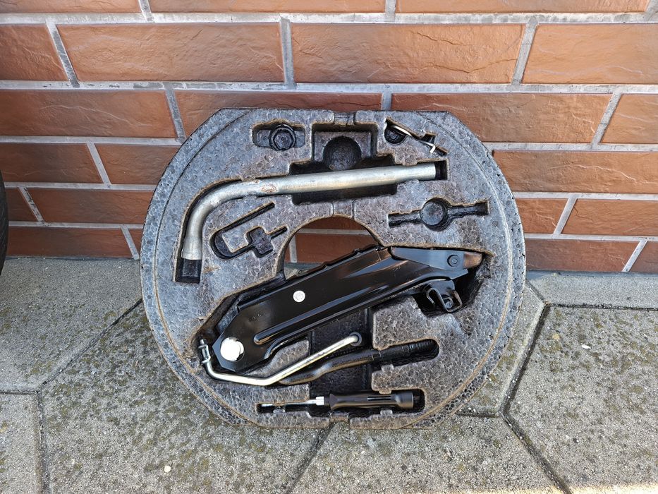 Zestaw koło dojazdowe 16" Audi A3 8P Vw Golf V VI lewarek klucz ucho