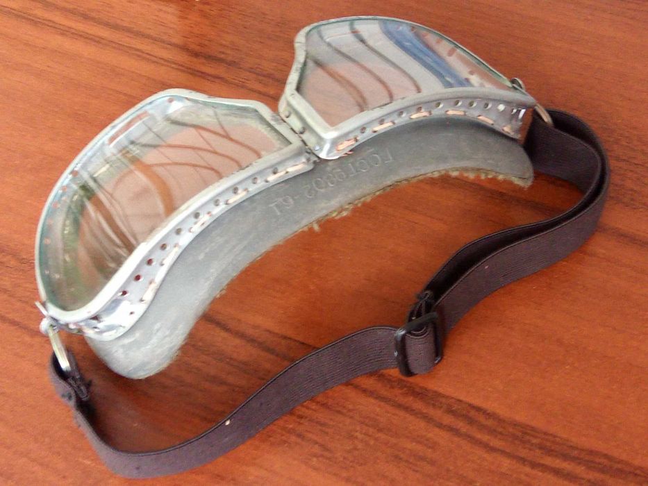 Защитные мото очки.