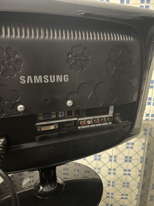 Samsung Monitor LCD Com sintonizador de TV - 19"