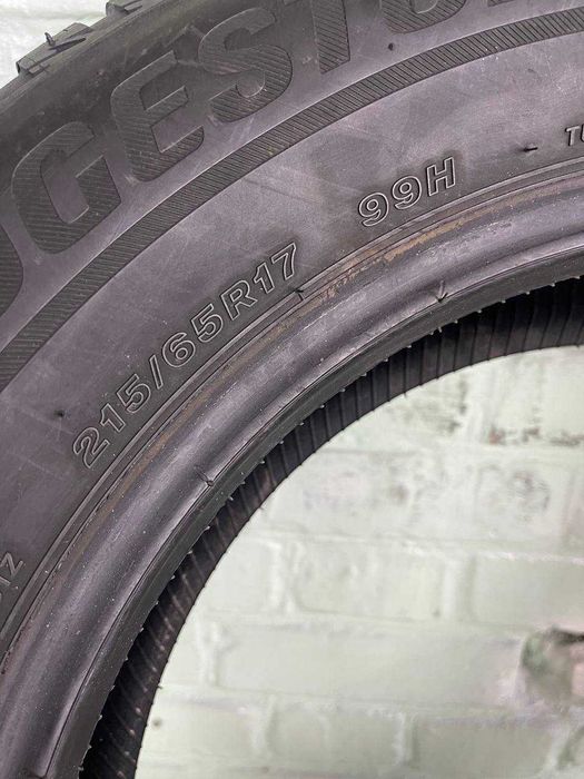 Шини б/в 215 65 R17 Bridgestone Blizzak LM001