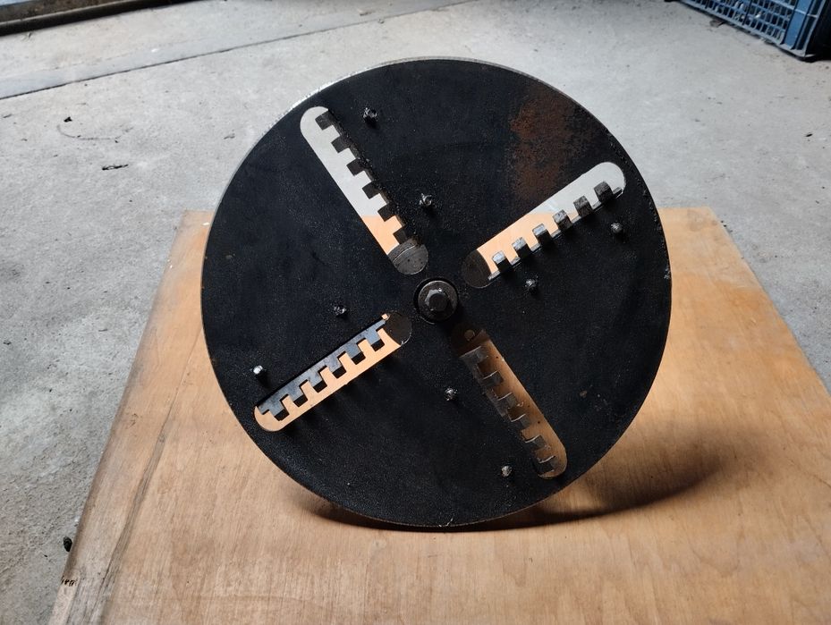 Корморізка під газовий балон