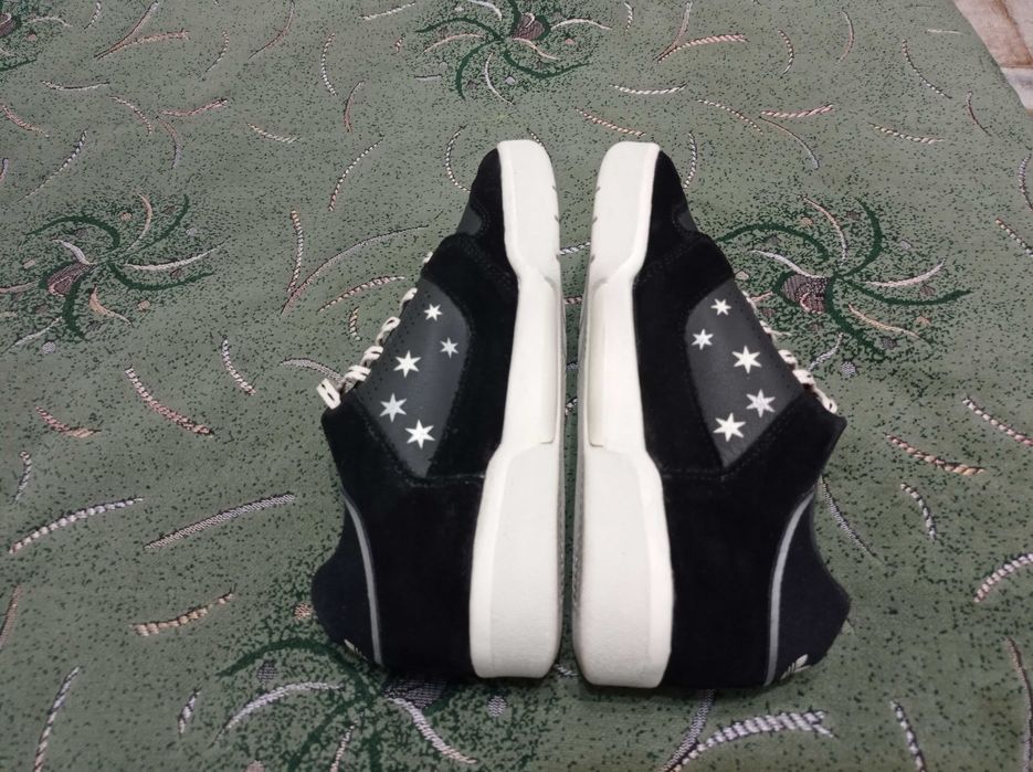 Кроссовки кожаные Adidas оригинал размер-37 по факту стелька- 23,5см