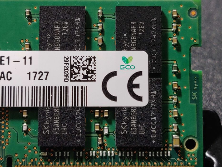 SK hynix 16 GB SO-DIMM DDR4 2400 MHz  (HMA82GS6DJR8N-UH)