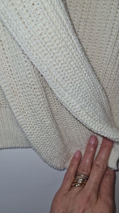 Sweter rozm.L Stradivarius