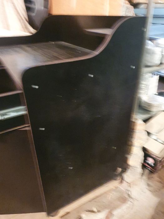 Комод деревяный ,влагоустойчивый .