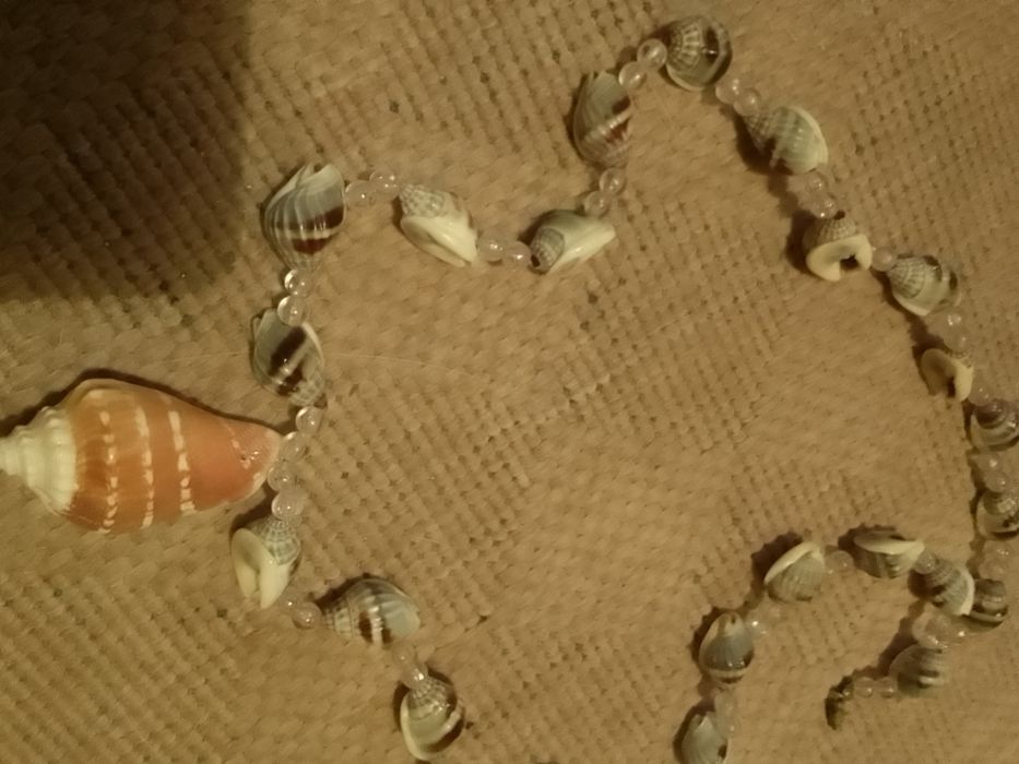 Colares e pulseira muito gira e baratas