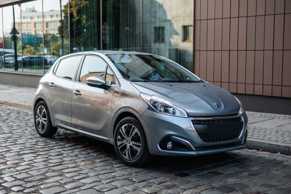 Peugeot 208 Wynajem / Wypożyczalnia samochodów Cito-Rent