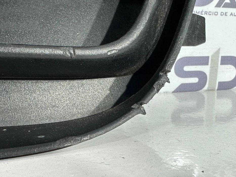 Grelha Farol Nevoeiro Direita - Audi A1 8X (2014)