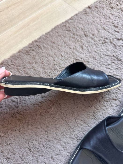 Шкіряні жіночі шльопанці Clarks