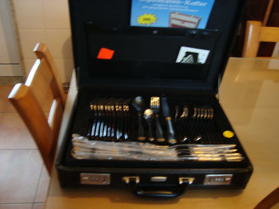 faqueiro novo  70 pecas alta qualidade vai e maquina de lavar